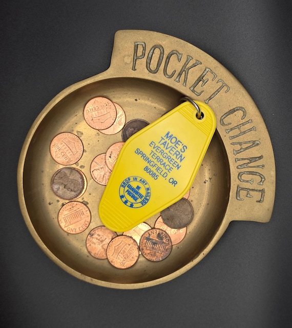 Moe's Tavern Hotel Keychain