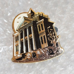 DISNEY PIN LOT 50 Pins Bonus Haunted Mansion Pin, No Duplicates, 100%  Tradeable, Free Shipping 