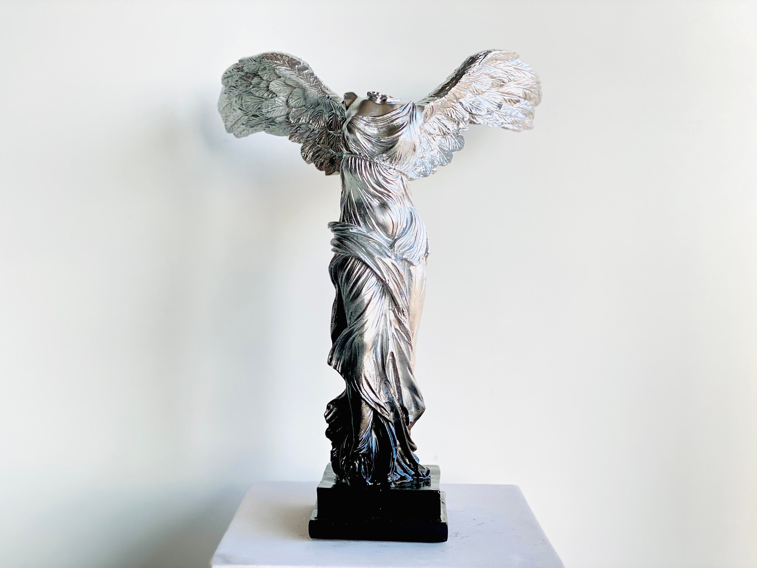 winged statue of nike