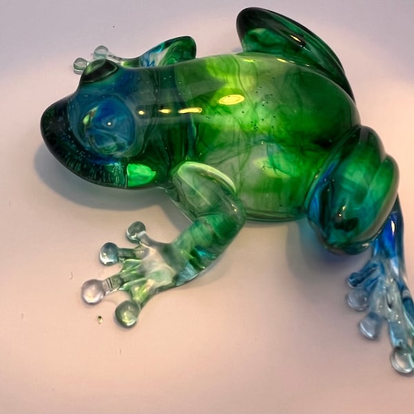 Resin Frog, figurines, frog lover, frogs, desk decor, paperweight