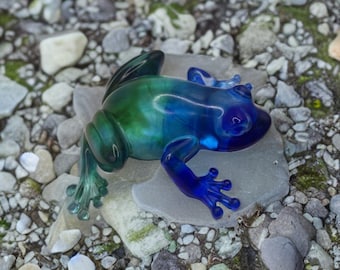 Resin Frog, figurines, frog lover, frogs, desk decor, paperweight