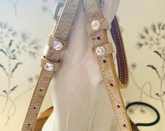 Croc print leather spur strals