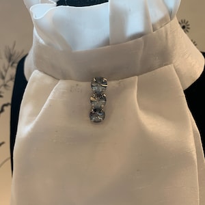 Dressage stock tie crystal pin