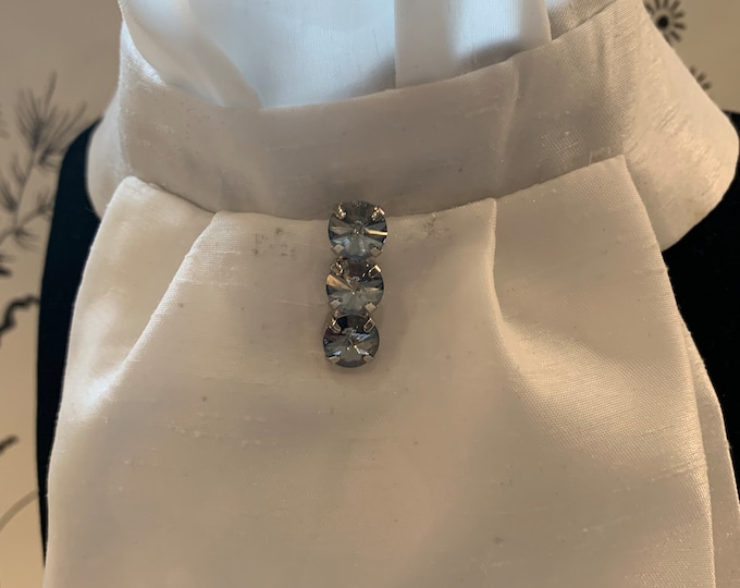 Dressage stock tie crystal pin