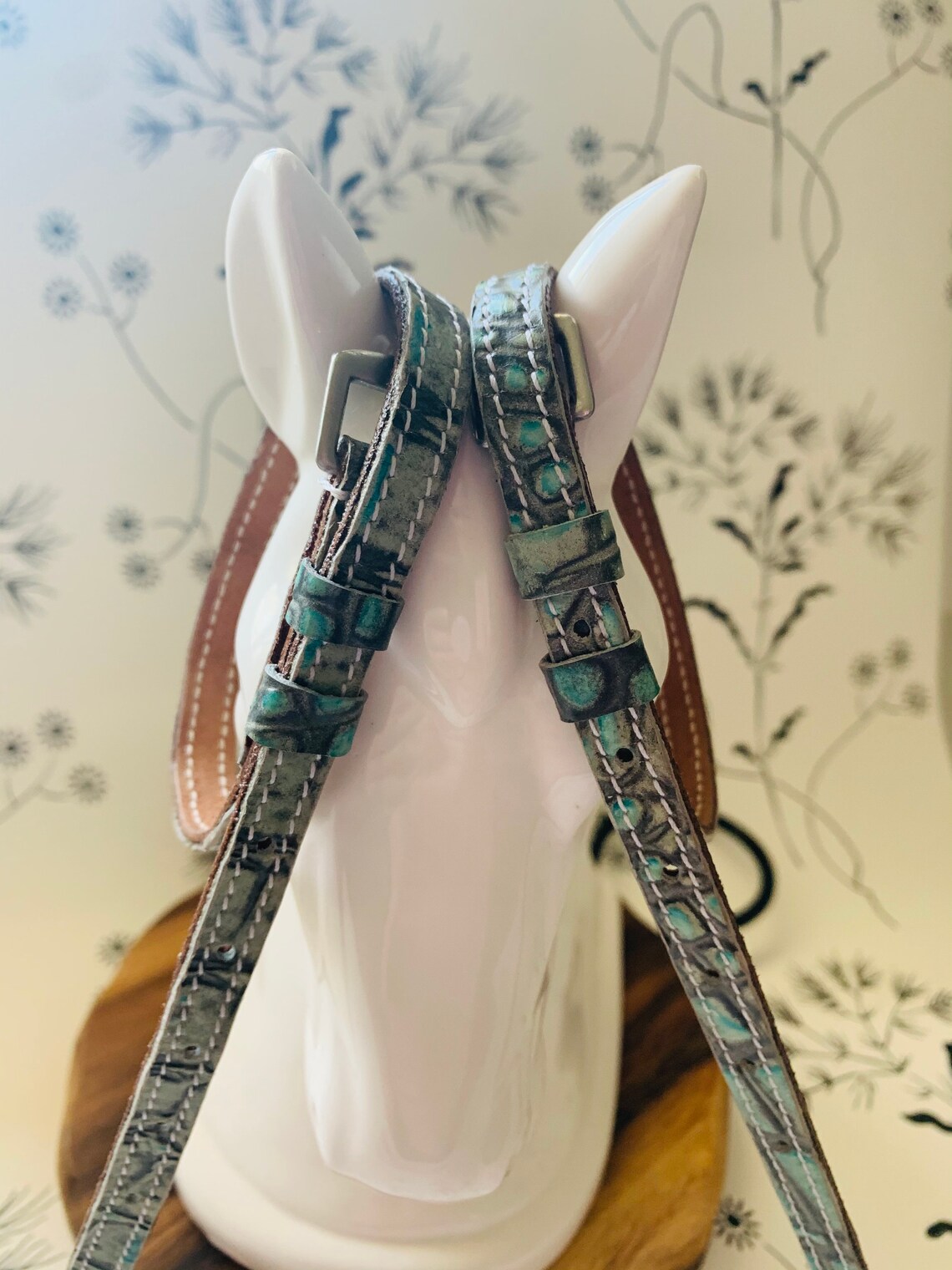 Cream croc pattern leather spur straps Etsy