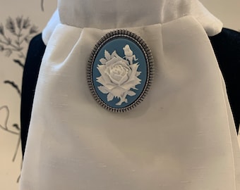 Cameo stock tie pin floral