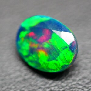 Stunning Black Ethiopian Opal, Fire Opal ,Faceted Opal,Loose Opal,Vibrant Fire Opal,Welo Opal,Jewelry Making,6.5x8.5 mm