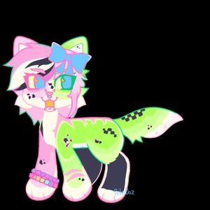 Puede incluir: Ilustración de un gato de dibujos animados con colores vibrantes: rosa, verde y blanco. Lleva gafas, un lazo azul y una pulsera arcoíris. Fondo negro.