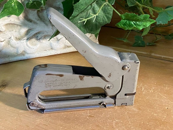 マンドリン　101 Vintage Swingline Manual Staple Gun | 101 Staples Staple Gun