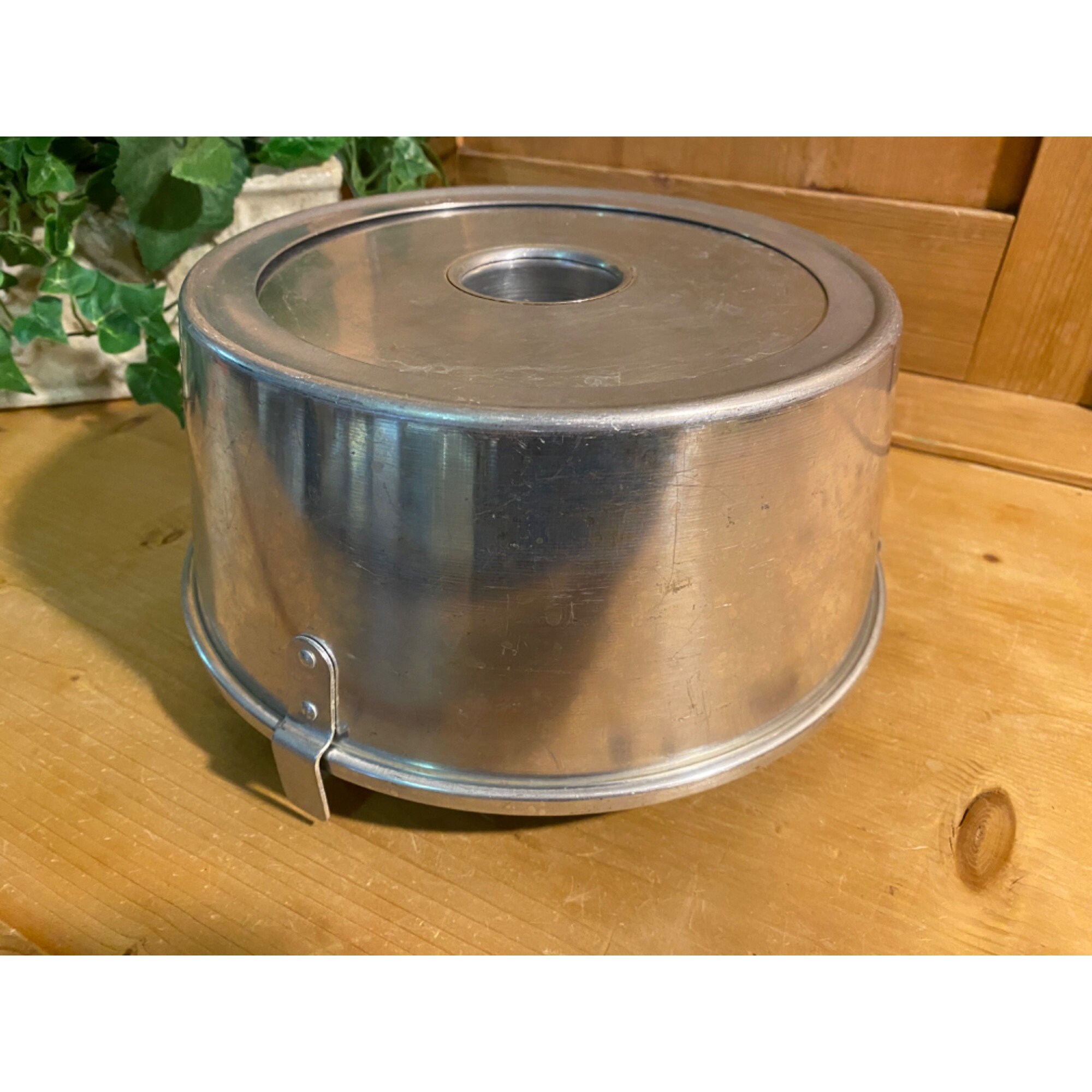Vintage Metal Baking Pans - Heirloomed