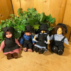 Vintage Dolls In Amish Clothing - Set of 4 | Four Amish Dolls, 2 Girls and 2 Boys, In Traditional Amish Clothes | Baby Dolls | Primitives