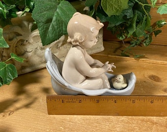 値下げ　LLADRO 1983年　アンティーク Vintage Figure of A Child in A Bathtub With A Rubber Duck
