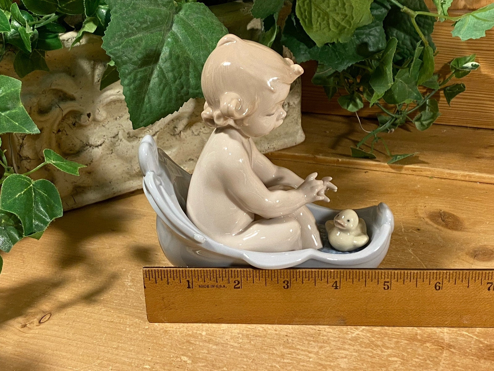 リヤドロ　You’re So Pretty Amazon.com: Lladro Porcelain You're SO Pretty : Home & Kitchen
