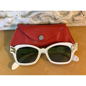 Vintage White Willson Sunglasses with Wings and Red Case | Willson Winged Sunglasses | MCM | Midcentury White Cat Eye Glasses | 1960s