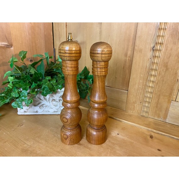 Tall Salt Shaker & Pepper Mill Set