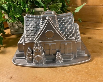 Vintage Gingerbread House 9 Cup Mold | Nordicware | Christmas Baking | Cottagecore Kitchen | Gingerbread | Metal Cake Pan | Holiday Baking