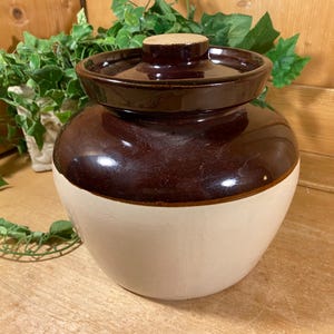 Vintage Stoneware Brown Glaze Bean Pot | Roseville Co. | USA Pottery | Farmhouse Kitchen | Primitive Decor | Pottery Bean Pot Crock with Lid