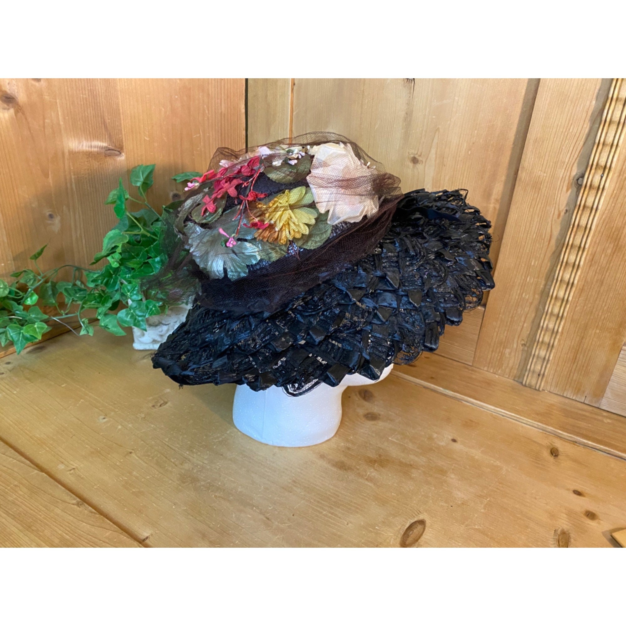Vintage Black Hat With Spring Flowers and Netting Trim  display picture 1