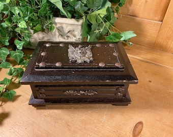 Vintage Wooden Trinket Box with Metal Lion's Crest | Small Jewelry Box | Academia Table Decor | Office Decor | Dresser Decor