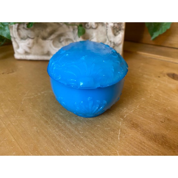 Antique Molded Blue Glass Trinket Box | Small Jew… - image 4