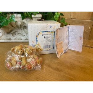 Vintage Cherished Teddies Figurine | 869082 Heart to Heart | Boy and Girl Sitting with Hearts Double Figurine | Shelf Decor | Collectible