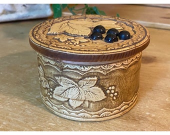 Vintage Birch Bark Leaves & Berries Trinket Box | Wooden Etched Flower + Leaf Round Box | Vintage Jewelry Box | Vintage Dresser Decor