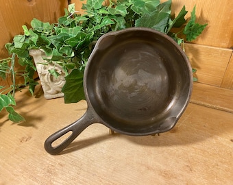 Vintage Small Cast Iron Skillet | 6.5" Skillet Pan with Smooth Bottom and Dual Pour Spouts | Farmhouse Kitchen | Unmarked Wagner? Skillet