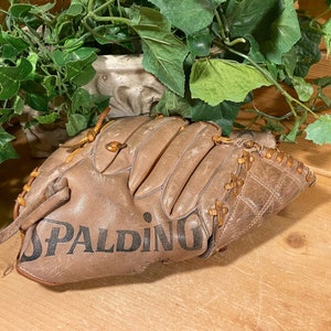 Vintage Spalding Leather Baseball Glove | Full Size Leather Baseball Mitt | Baseball Memorabilia | Sports Equipment | Adult Baseball Mitt