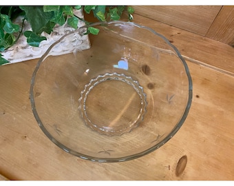 Vintage Large Clear Serving Bowl with Etched Leaves | Glass Salad or Fruit Bowl | Cottagecore | Kitchen Table Decor | Forestcore | Bohemian