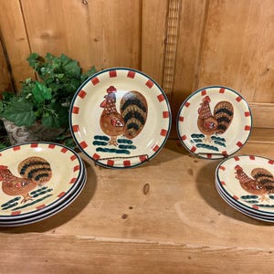 Vintage Folk Art Rooster Plates - Set of 8 | Baum Bros. | 4 Dinner Plates, 4 Salad Plates | Style Eyes | Farmhouse Decor | Chicken Plates