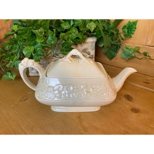 Vintage White & Cream Teapot - 749657 | Crown Ducal | Gainsborough, England | Academia | Square Teapot w/ Lid | Shabby Chic | Victorian