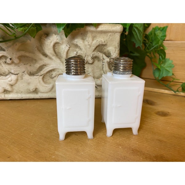 Vintage Milk Glass Ice Box/ Salt Box Salt and Pepper Shakers - Set of 2 | Farmhouse | Vintage Kitchen Decor | Table Decor | Spice Storage