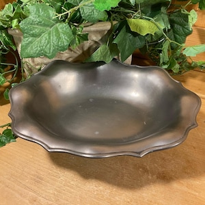 Vintage Pewter Footed Serving Bowl | Peltro Fin Etain | Scalloped Edge Pewter Dish | Academia Table Decor | Primitive Kitchen Decor