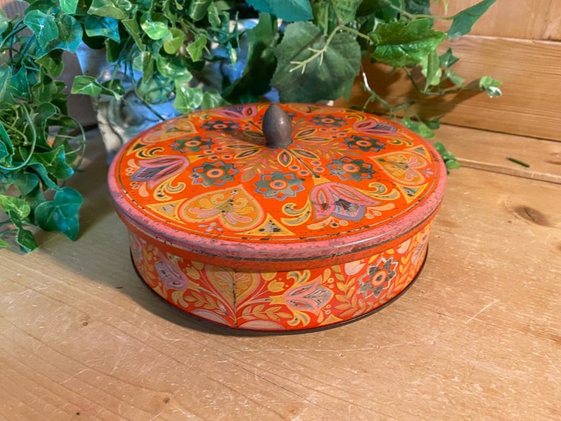 Vintage Tin: Hallmark Round Red Flowered Tin Vintage Advertising 250 x BC702-3 Kitchen Shelf Decor 1970s Tin Box with Patina image 3