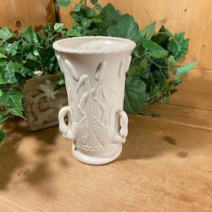 Vintage White/Ivory Pottery Swan Vase | Art Deco Flower Vase | Swans | Swan Vase | Cottagecore Table Decor | Shabby Chic White Flower Vase