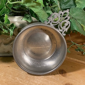 Vintage Pewter Porringer Bowl | Single Handle Metal Porringer Bowls | Made in England | Victorian Table Decor | Primitive Kitchen Decor