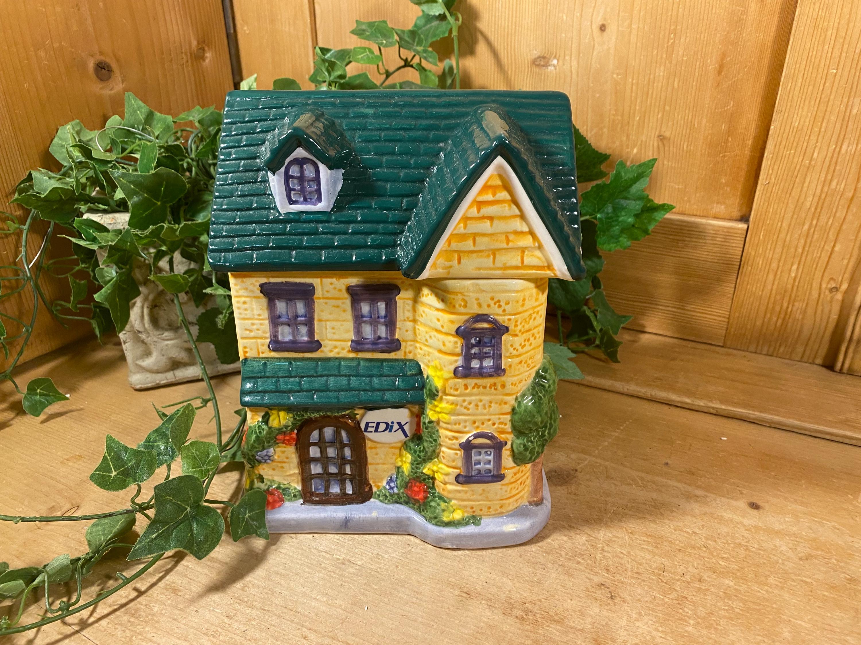Vintage Victorian "Edix" House Cookie Jar Yellow + Green Ceramic…