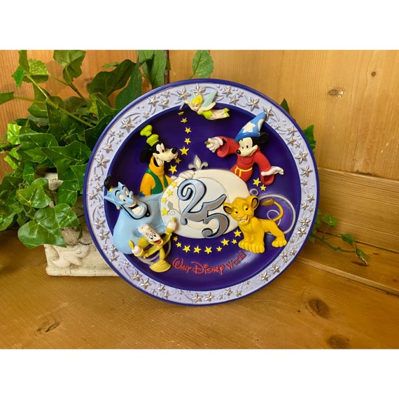 Vintage 1996 Walt Disney World 25th Anniversary Decorative 3D