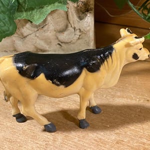 Vintage Plastic Holstein Cow Toy | Black and White Plastic Cow Figurine | Vintage Farmhouse Shelf Decor | Child&#39;s Pretend Play Farm Toy