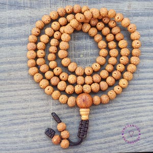 チベットヒノキ菩提樹の種子数珠：108玉の仏教ネックレス - Etsy 日本