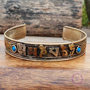 3 Metall-Reinkupfer-Om Mani Sanskrit-Armband, Handgefertigtes Heilungs-Armband, buddhistisches Mantra Om Mani Padme Hum, offene Manschette, handgefertigt in Nepal