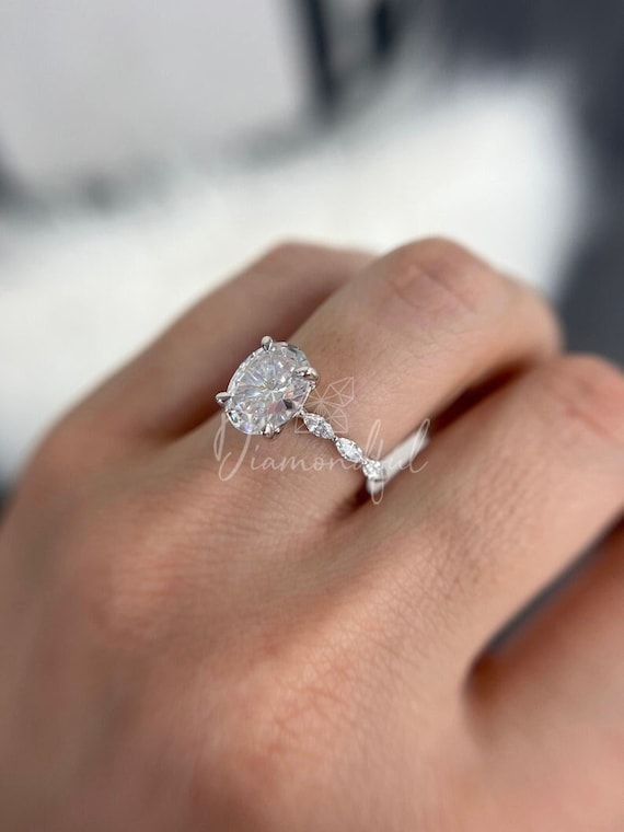 Marquise 2024 oval diamond