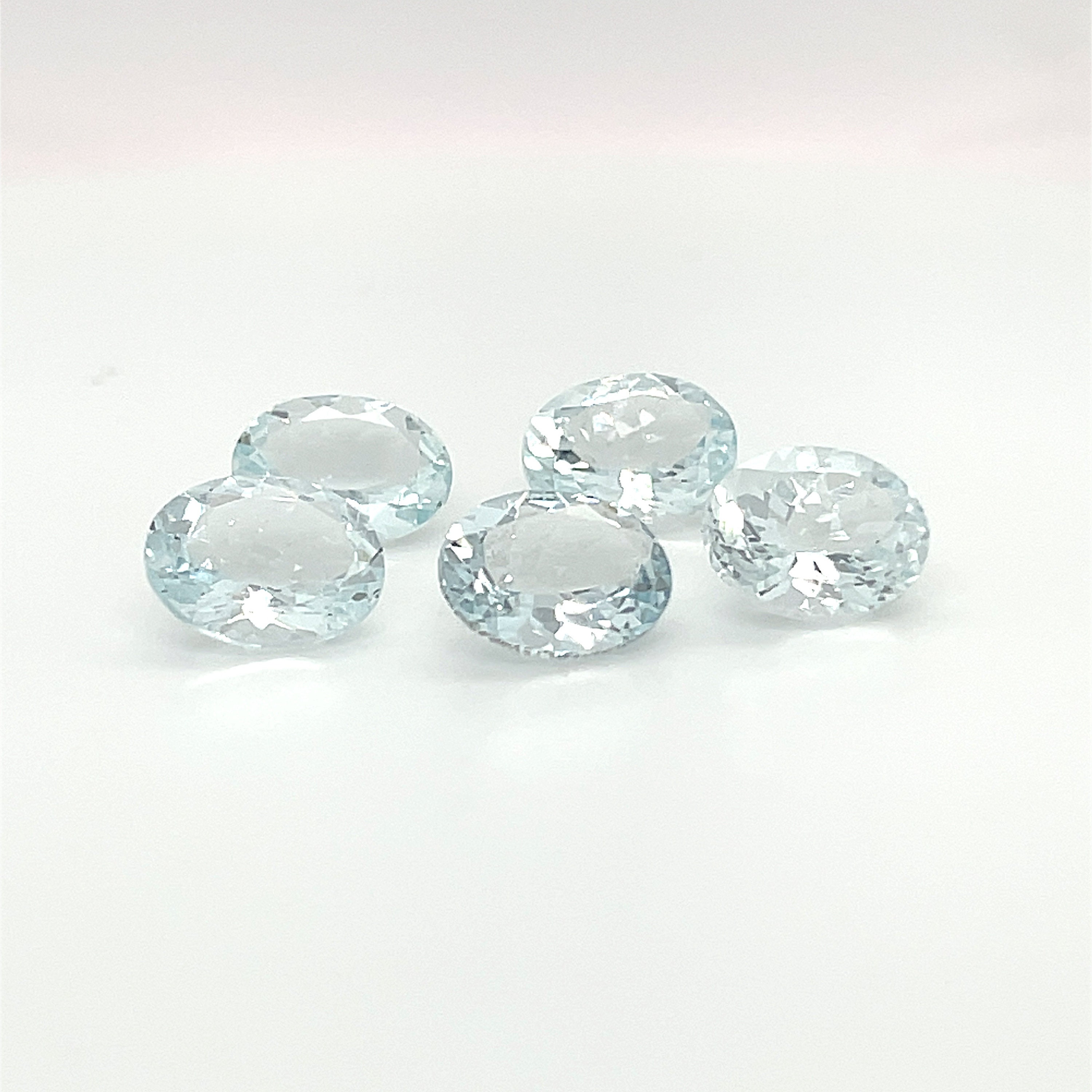 オーバルブリリアントカットアクアマリン 9 x 7 MM オーバルカット天然