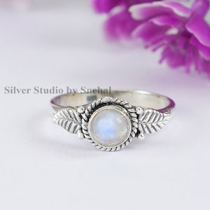 Natuurlijke maansteenring, ronde sierlijke ring, 925 sterlingzilveren ring, Blue Fire-maansteenring, bladerenontwerpring, verjaardagsring