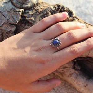 Lapis Lazuli in 925 Sterling Silver Ring (Size 8)