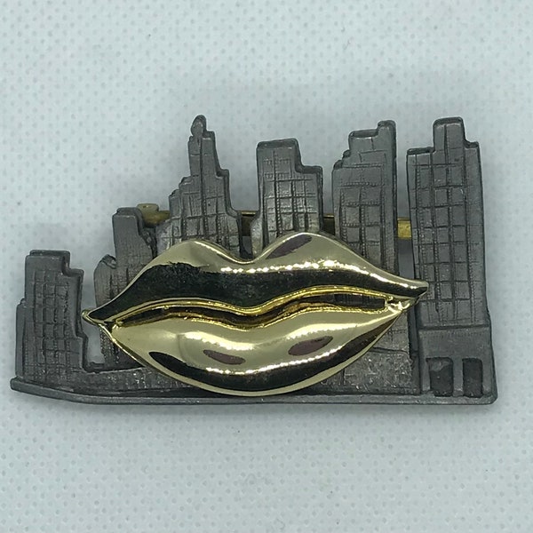 Vintage Ultra Craft Pewter And Gold Tone New York Skyline And Lips Brooch Pin