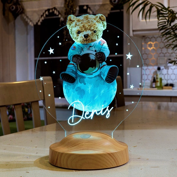 Lampe LED astronaute ours en peluche personnalisée pour bébé, décoration colorée pour chambre de bébé, nom personnalisé, veilleuse lune et étoiles, cadeau Saint-Valentin