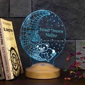Personalisierte Nachtlicht mit Mond, Mond Kinderzimmer Dekor, Geschenk für Kinder, Geschenk für Baby, süße Mondlampe, Mond und Tedy LED Lampe, Sleep Buddy