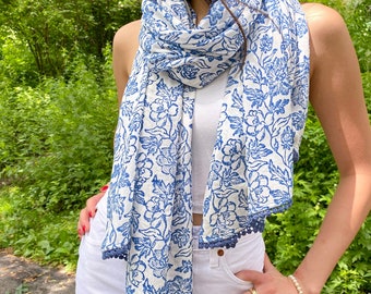 FLORAL PRINTED SCARF