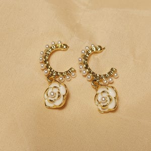 Sampaguita Flower & Pearl Ohrringe: Gold Fillippiniana Schmuck